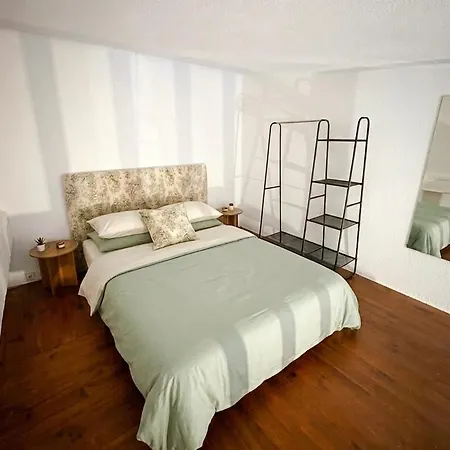 Διαμέρισμα Charming Duplex Νιμ